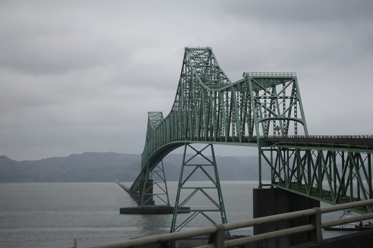 Pont sur le fleuve Washington